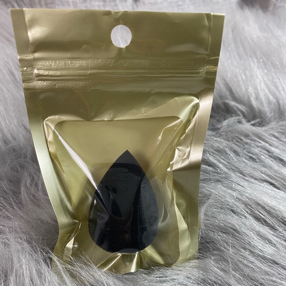 Small Teardrop Blending Spounge - Picture 3 of 5